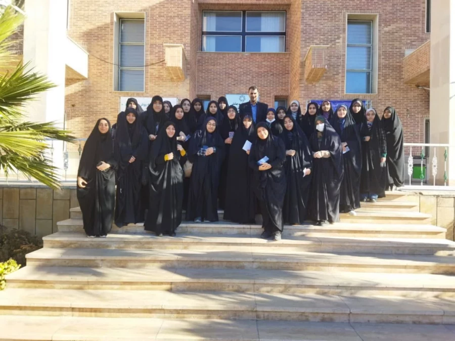 بازدید از کتابخانه دانشگاه ادیان و مذاهب 4