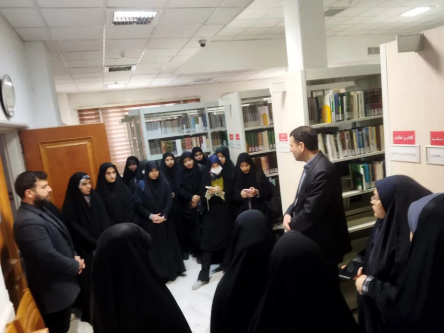 بازدید از کتابخانه دانشگاه ادیان و مذاهب 5