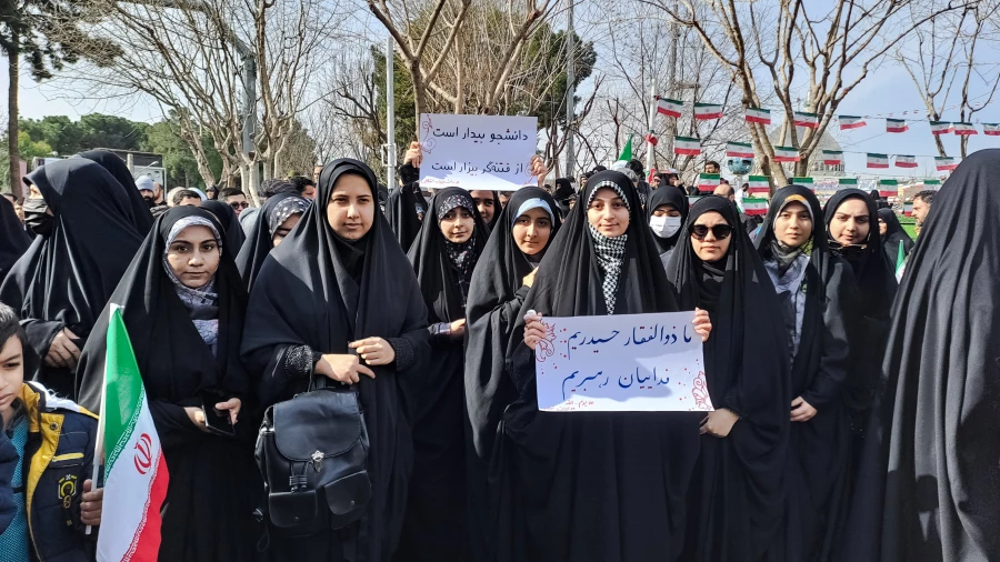 شرکت دانشجومعلمان پردیس حضرت معصومه(س) در راهپیمایی یوم الله 22 بهمن 2