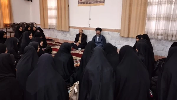 در نمازخانه ساختمان شماره 2 پردیس حضرت معصومه(س) برگزار شد: 

نشست صمیمی مدیر امور پردیس های دانشگاه فرهنگیان استان قم با دانشجومعلمان پردیس 2