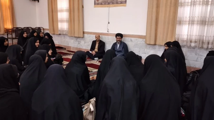 در نمازخانه ساختمان شماره 2 پردیس حضرت معصومه(س) برگزار شد: 

نشست صمیمی مدیر امور پردیس های دانشگاه فرهنگیان استان قم با دانشجومعلمان پردیس 2