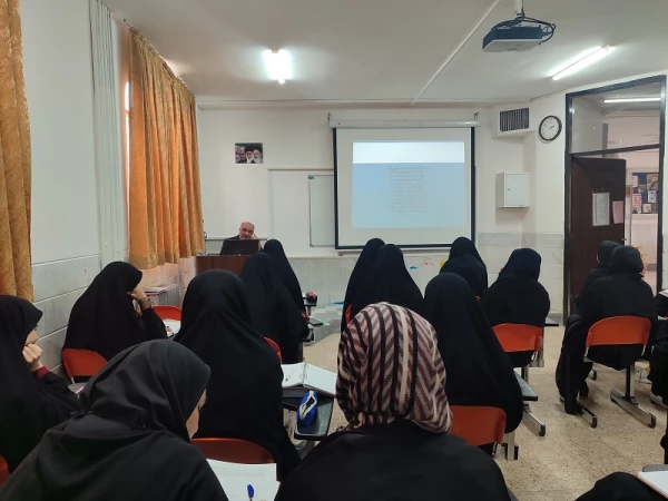 در پردیس حضرت معصومه(س) برگزار شد: 

دوره  آموزشی پیشگیری از آسیب های اجتماعی با موضوع کنترل و کاهش اعتیاد به مواد مخدر 2