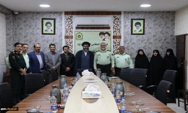 همزمان با اجرای طرح نور انجام شد: 

تجلیل دانشگاه فرهنگیان استان قم از زحمات نیروهای فراجای استان در اجرای طرح نور (عفاف و حجاب)
 2