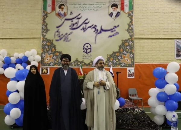 با حضور مدیر امور پردیس های دانشگاه فرهنگیان استان قم برگزار شد: 

مراسم گرامیداشت مقام معلم و دهه سرآمدی آموزش در پردیس حضرت معصومه(س) 2