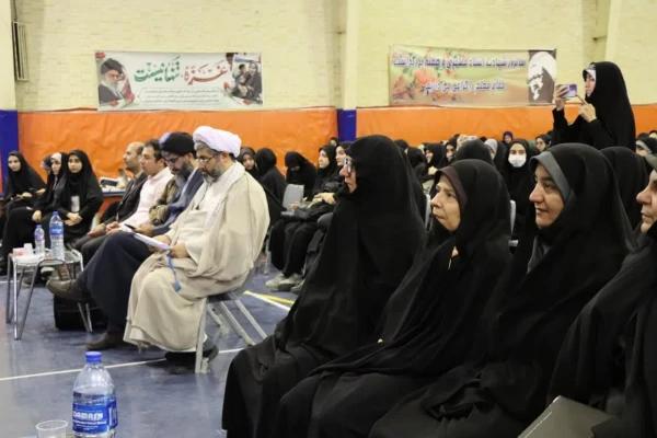 با حضور مدیر امور پردیس های دانشگاه فرهنگیان استان قم برگزار شد: 

مراسم گرامیداشت مقام معلم و دهه سرآمدی آموزش در پردیس حضرت معصومه(س) 2