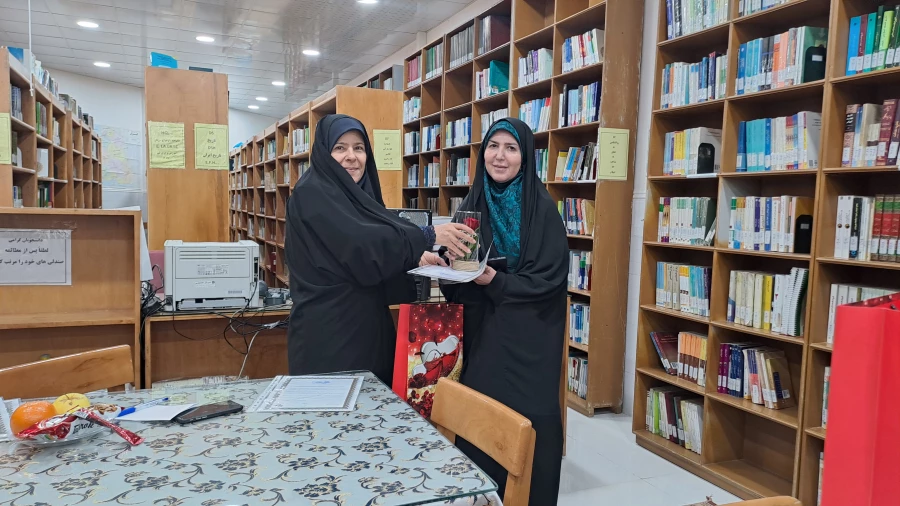 به مناسبت دهه سرآمدی آموزش و هفته بزرگداشت مقام معلم برگزار شد:

جلسه دورهمی اعضای هیئت علمی و مأموران آموزشی با مسئولین پردیس حضرت معصومه (س) 2