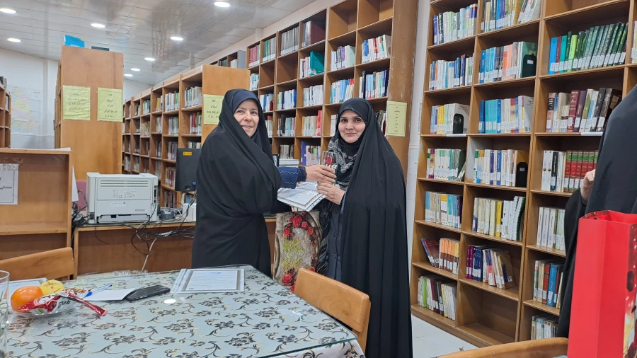 به مناسبت دهه سرآمدی آموزش و هفته بزرگداشت مقام معلم برگزار شد:

جلسه دورهمی اعضای هیئت علمی و مأموران آموزشی با مسئولین پردیس حضرت معصومه (س) 2