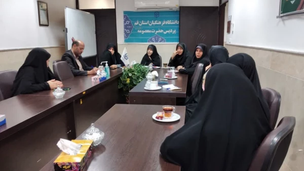 در پردیس حضرت معصومه(س) برگزار شد: 

جلسه کمیته اجرایی آیین دانش آموختگی دانشجومعلمان ورودی 99 2