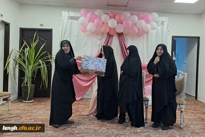 همزمان با دهه کرامت، در پردیس حضرت معصومه(س) برگزار شد: 

برگزاری جشن روز دختر و هفته سراهای دانشجویی 