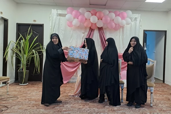 همزمان با دهه کرامت، در پردیس حضرت معصومه(س) برگزار شد: 

برگزاری جشن روز دختر و هفته سراهای دانشجویی  2