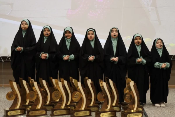 با حضور رییس و اعضای هیأت رییسه دانشگاه فرهنگیان و مسؤولان دانشگاه فرهنگیان استان قم برگزار شد:

آیین دانش آموختگی دانشجو معلمان ورودی 1399 پردیس حضرت معصومه(س)  
 2