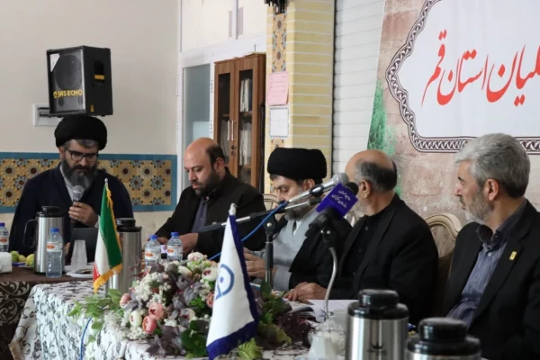 با حضور رییس و هیأت رییسه دانشگاه فرهنگیان و اعضا برگزار گردید: 

ششمین جلسه هیأت امنای دانشگاه فرهنگیان استان قم 2