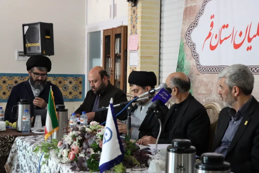 با حضور رییس و هیأت رییسه دانشگاه فرهنگیان و اعضا برگزار گردید: 

ششمین جلسه هیأت امنای دانشگاه فرهنگیان استان قم 2