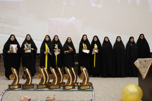 آیین دانش آموختگی دانشجو معلمان ورودی 1399 پردیس حضرت معصومه(س)  
 2