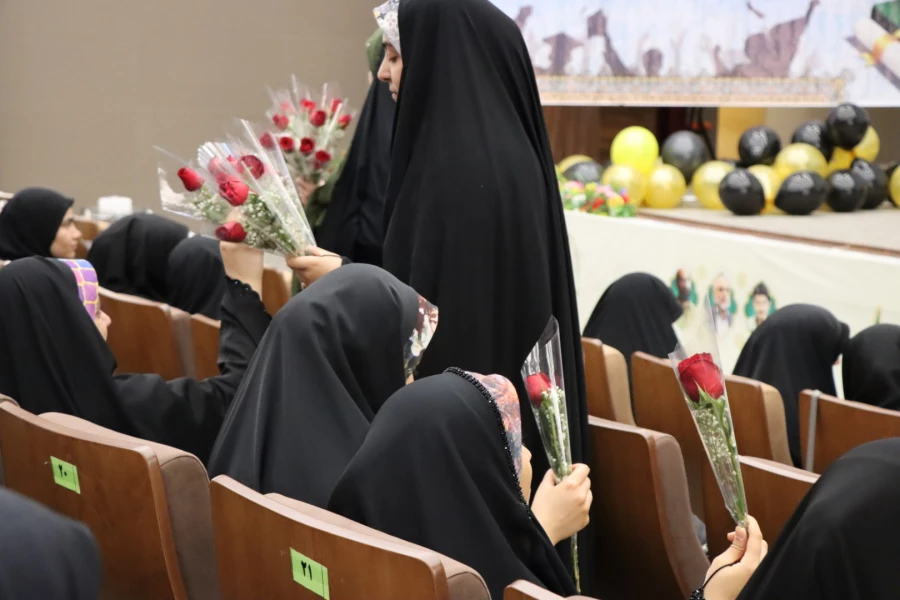 آیین دانش آموختگی دانشجو معلمان ورودی 1399 پردیس حضرت معصومه(س)  
 2