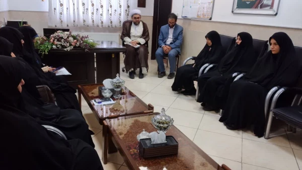 دیدار مسئول دفتر نهاد نمایندگی مقام معظم رهبری در دانشگاه فرهنگیان استان قم با کارکنان پردیس حضرت معصومه(س) 2