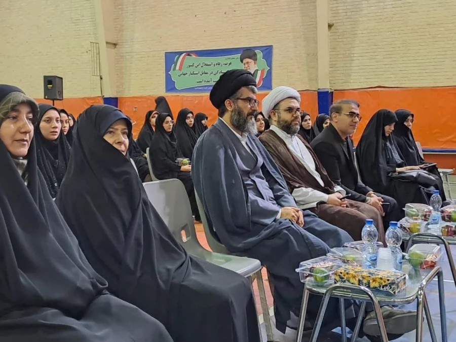 همزمان با پردیس های دانشگاه فرهنگیان سراسر کشور انجام شد: 

آیین استقبال از نو دانشجو معلمان دانشگاه فرهنگیان در پردیس حضرت معصومه(س) قم 2