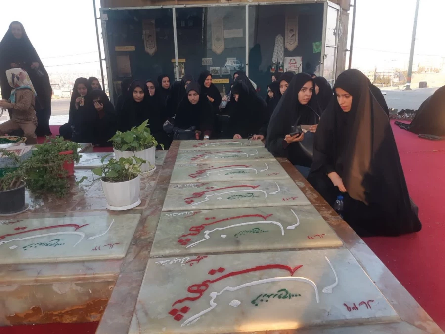 به مناسبت هفته تربیت بدنی برگزار شد: 

همایش پیاده روی و کوهپیمایی کارکنان و دانشجو معلمان 2