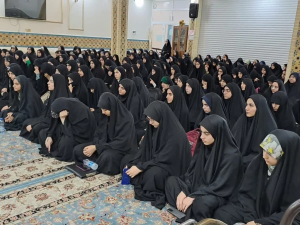 در پردیس حضرت معصومه(س) برگزار شد: 

نشست توجیهی آشنایی نو دانشجومعلمان با قوانین و دستورالعمل ها 2