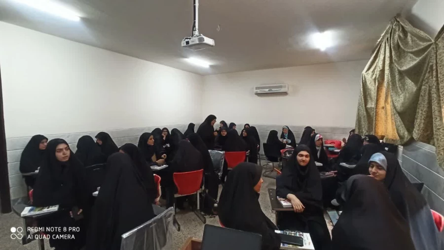 برگزاری سلسله کارگاه های طرح جامع پیشگیری از آسیبهای اجتماعی: 

کارگاه «ارتباط مؤثر و روابط بین فردی» 2