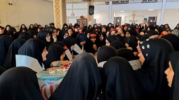 با حضور کارکنان و دانشجومعلمان پردیس برگزار شد:

وداع با شهید گمنام در ایام فاطمیه 2