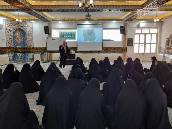 به مناسبت هفته کتاب و کتابخوانی برگزار شد: 

کارگاه «کلاس مغز محور»  2