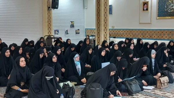 به مناسبت هفته کتاب و کتابخوانی برگزار شد: 

کارگاه «کلاس مغز محور»  2