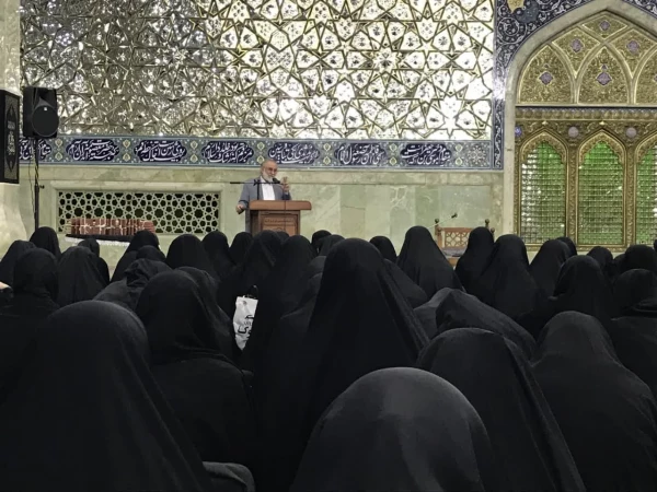 با حضور حمیدرضا ابراهیمی معاون فرهنگی و تربیتی دانشگاه و مسؤولین دانشگاه فرهنـگیان استان قم برگزار شد: 

محفل انس با قرآن ویژه دانشجومعلمان ورودی 1403 2