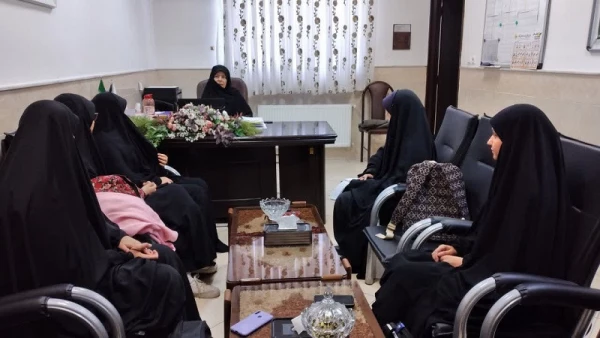 با حضور رییس پردیس حضرت معصومه(س) برگزار شد: 

نشست صمیمی با اعضای انجمن علمی رشته آموزش عربی پردیس 2