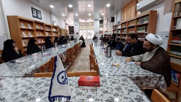 برگزار شد: 

نشست سرپرست دانشگاه فرهنگیان استان قم با کارکنان پردیس حضرت معصومه(س) 2