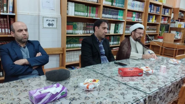 برگزار شد: 

نشست سرپرست دانشگاه فرهنگیان استان قم با کارکنان پردیس حضرت معصومه(س) 2