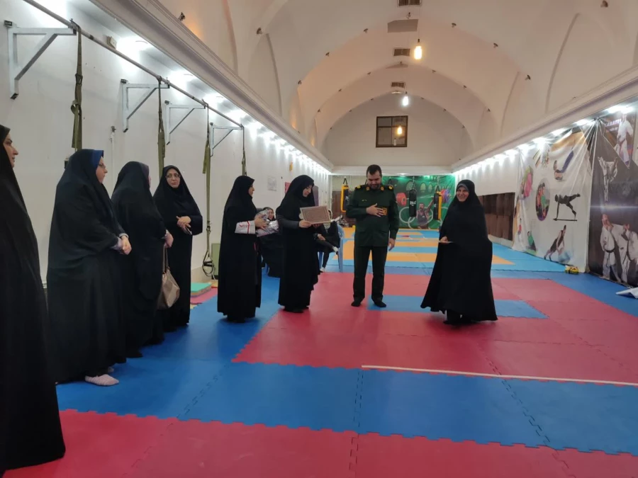 کسب رتبه مسابقات ورزشی کارکنان خواهر بسیجی قم توسط کارکنان پردیس حضرت معصومه(س) 2