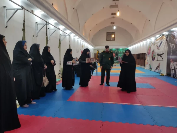 کسب رتبه مسابقات ورزشی کارکنان خواهر بسیجی قم توسط کارکنان پردیس حضرت معصومه(س) 2