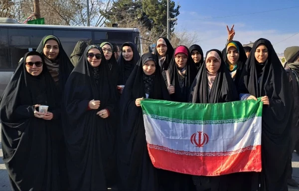 حضور پرشور دانشجو معلمان، اساتید و کارکنان دانشگاه فرهنگیان در راهپیمایی 22 بهمن 1403 2