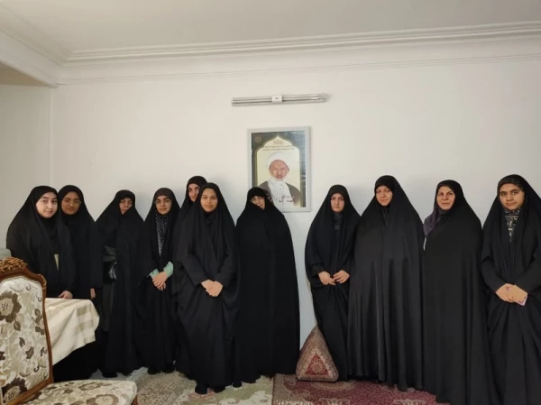 به مناسبت روز شهید انجام شد: 

دیدار با خانواده قاضی شهید حجت الاسلام والمسلمین رازینی 2