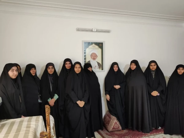 به مناسبت روز شهید انجام شد: 

دیدار با خانواده قاضی شهید حجت الاسلام والمسلمین رازینی 2