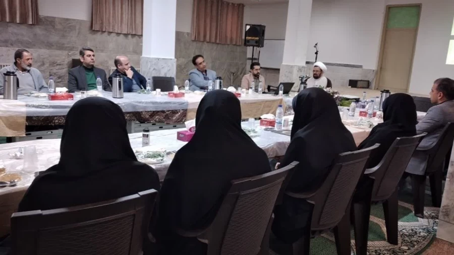 با حضور مسؤولان دانشگاه فرهنگیان استان قم برگزار شد: 

جلسه شورای اداری پردیس حضرت معصومه(س) 2