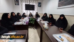 به مناسبت سال نو انجام شد: 

دیدار صمیمانه مسؤولان و کارکنان پردیس حضرت معصومه(س) 2