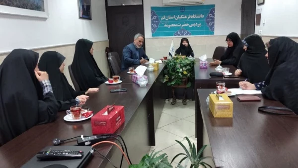 با حضور مسؤولان پردیس حضرت معصومه(س) برگزار شد: 

جلسه شورای صنفی   2