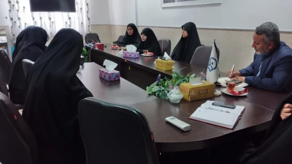 با حضور مسؤولان پردیس حضرت معصومه(س) برگزار شد: 

جلسه شورای صنفی   2