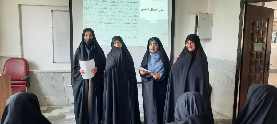 به مناسبت دهه سرآمدی آموزش انجام شد: 

تقدیر از اساتید پردیس حضرت معصومه(س) 2