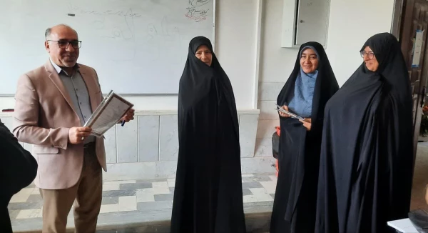 به مناسبت دهه سرآمدی آموزش انجام شد: 

تقدیر از اساتید پردیس حضرت معصومه(س) 2