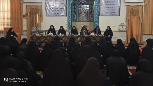 به مناسبت هفته سرآمدی آموزش در ساختمان شماره 2 پردیس حضرت معصومه(س) برگزار شد: 

نشست صمیمی مسؤولان پردیس حضرت معصومه(س) با دانشجومعلمان 2