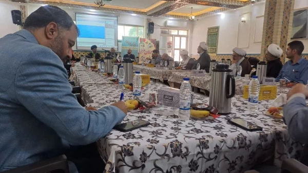 به همت دانشگاه فرهنگیان استان قم و با همکاری «معاونت پژوهش و فناوری» و «پژوهشکده تعلیم و تربیت اسلامی دانشگاه فرهنگیان» برگزار شد: 

نشست علمی با موضوع «ارزیابی الگوی چند وجهی نقش معلم با تأکید بر نقد انگاره های معلمی» 2