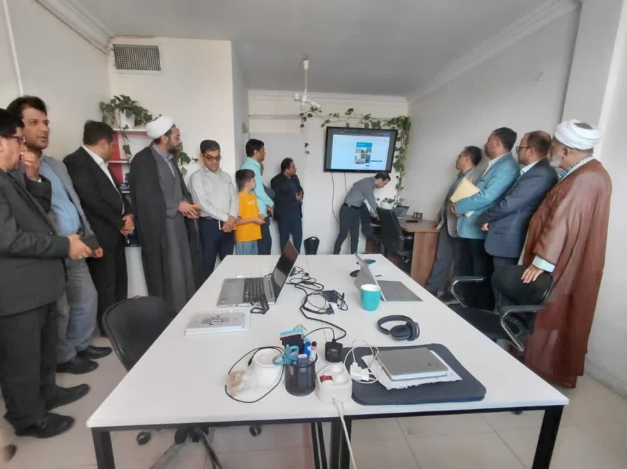 بازدید اعضای هیئت علمی دانشگاه فرهنگیان قم از پارک علم و فناوری استان قم 5