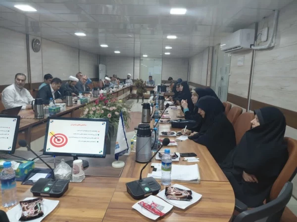 بازدید اعضای هیئت علمی دانشگاه فرهنگیان قم از پارک علم و فناوری استان قم 7