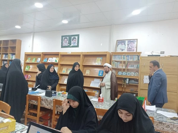 بازدید سرپرست دانشگاه فرهنگیان استان قم از روند ثبت نام حضوری دانشجومعلمان ورودی 1404 2