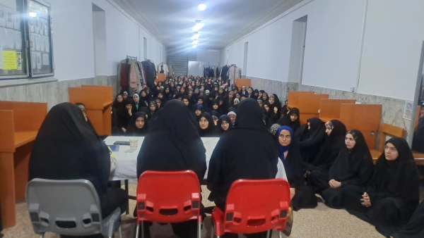 در خوابگاه شماره 2 پردیس حضرت معصومه(س) برگزار شد: 

نشست صمیمی رییس پردیس و سرپرستان سرای دانشجویی با دانشجومعلمان 2