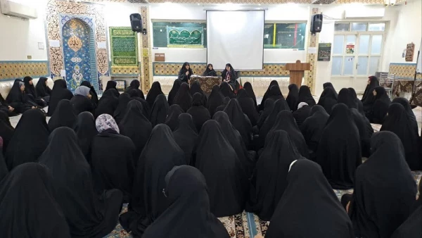 در خوابگاه شماره 1 پردیس حضرت معصومه (س) برگزار شد: 

نشست صمیمی رییس پردیـس و سرپرستان سرای دانشجویی با دانشجو معلمان 2