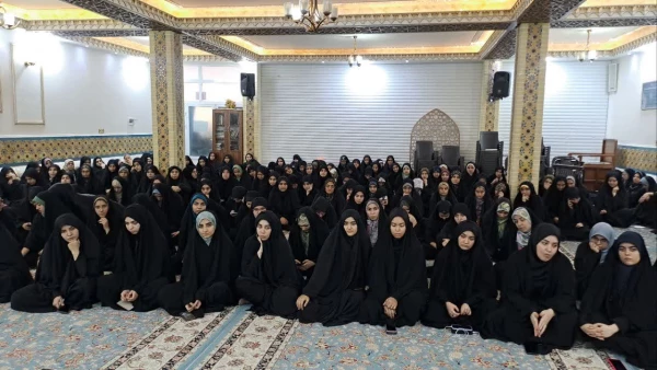 در خوابگاه شماره 1 پردیس حضرت معصومه (س) برگزار شد: 

نشست صمیمی رییس پردیـس و سرپرستان سرای دانشجویی با دانشجو معلمان 2